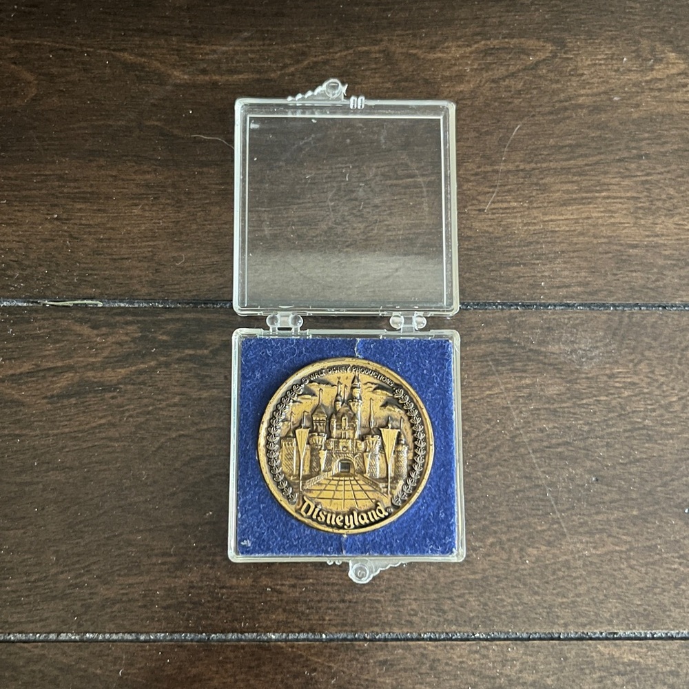 Disneyland Commemorative Medallion Castle, Main Street And Five Lands - Vintage